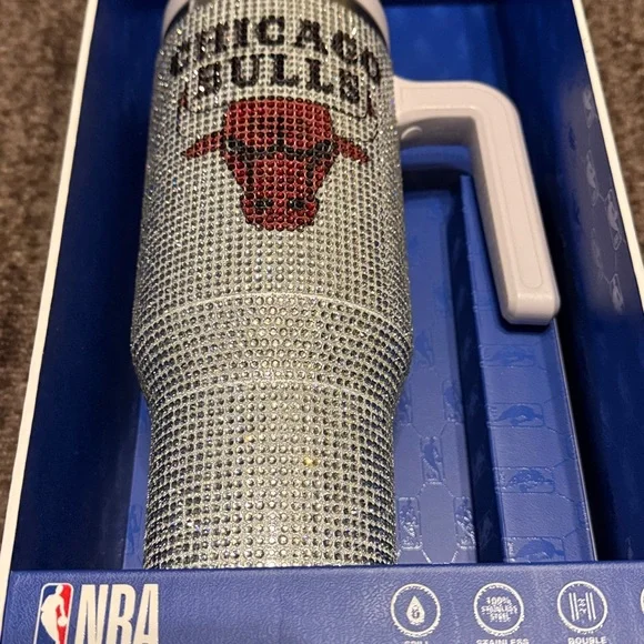Chicago Bulls Rhinestone Tumbler 40oz Limited Edition - Picture 4 of 8